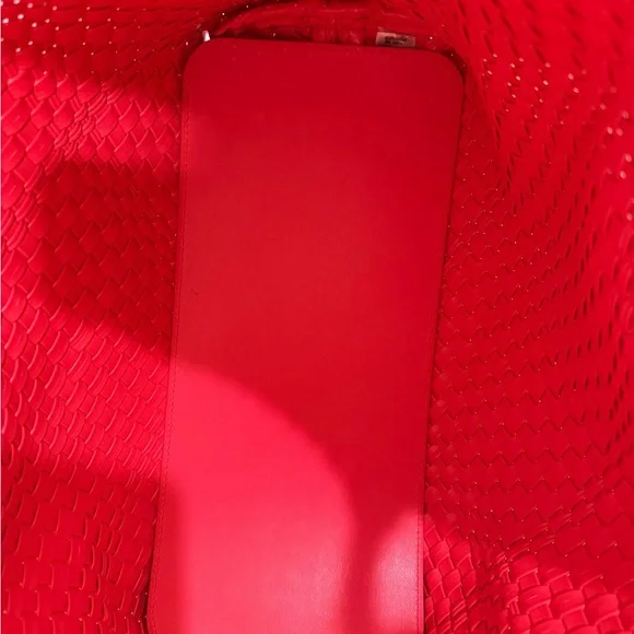 Vera Bradley Small Hathaway Vibrant Red Woven Tote. EUC. NO TAGS - Picture 2 of 6
